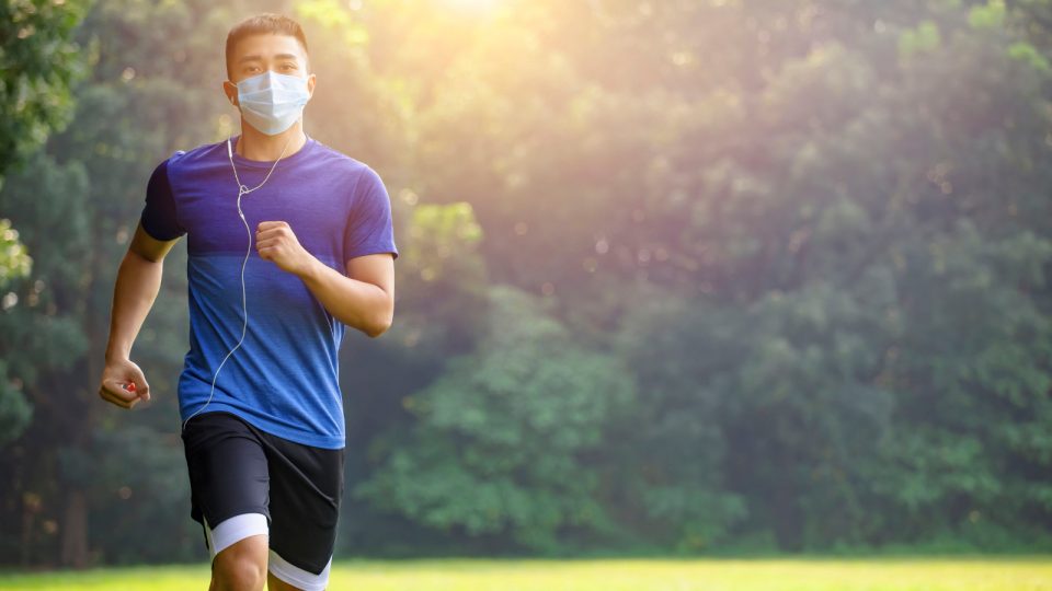 Should Runners Wear A Face Mask While Running?